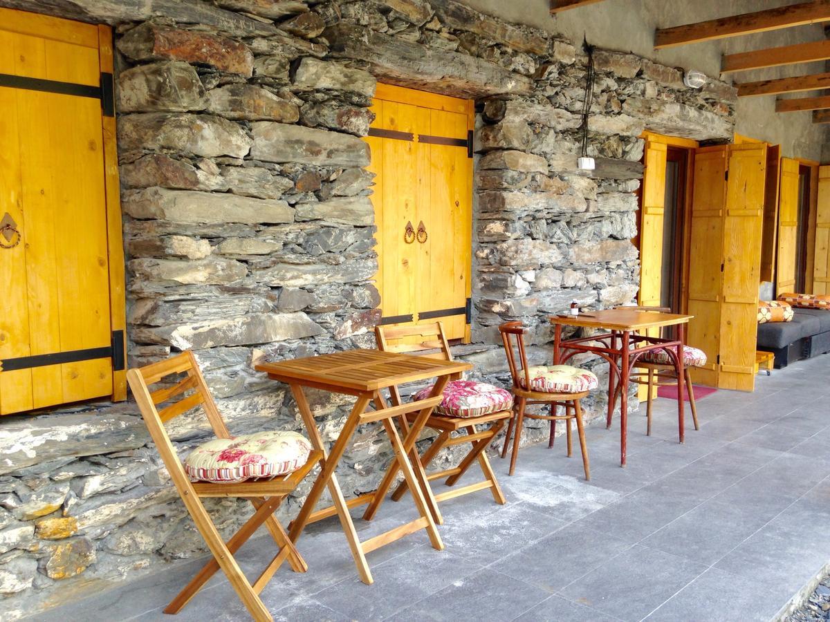 Hotel Sno House In Kazbeg Esterno foto