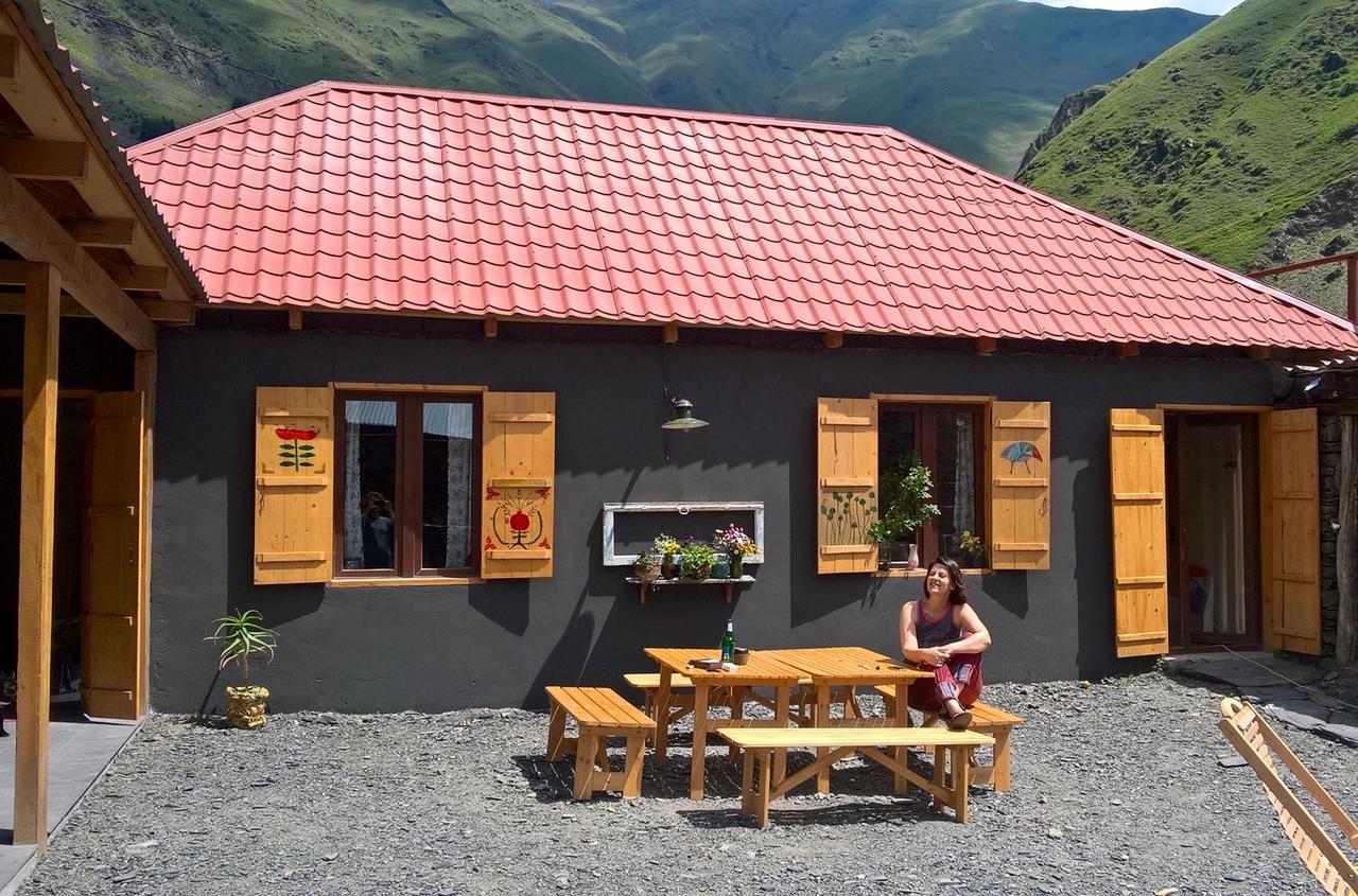 Hotel Sno House Kazbegi Esterno foto