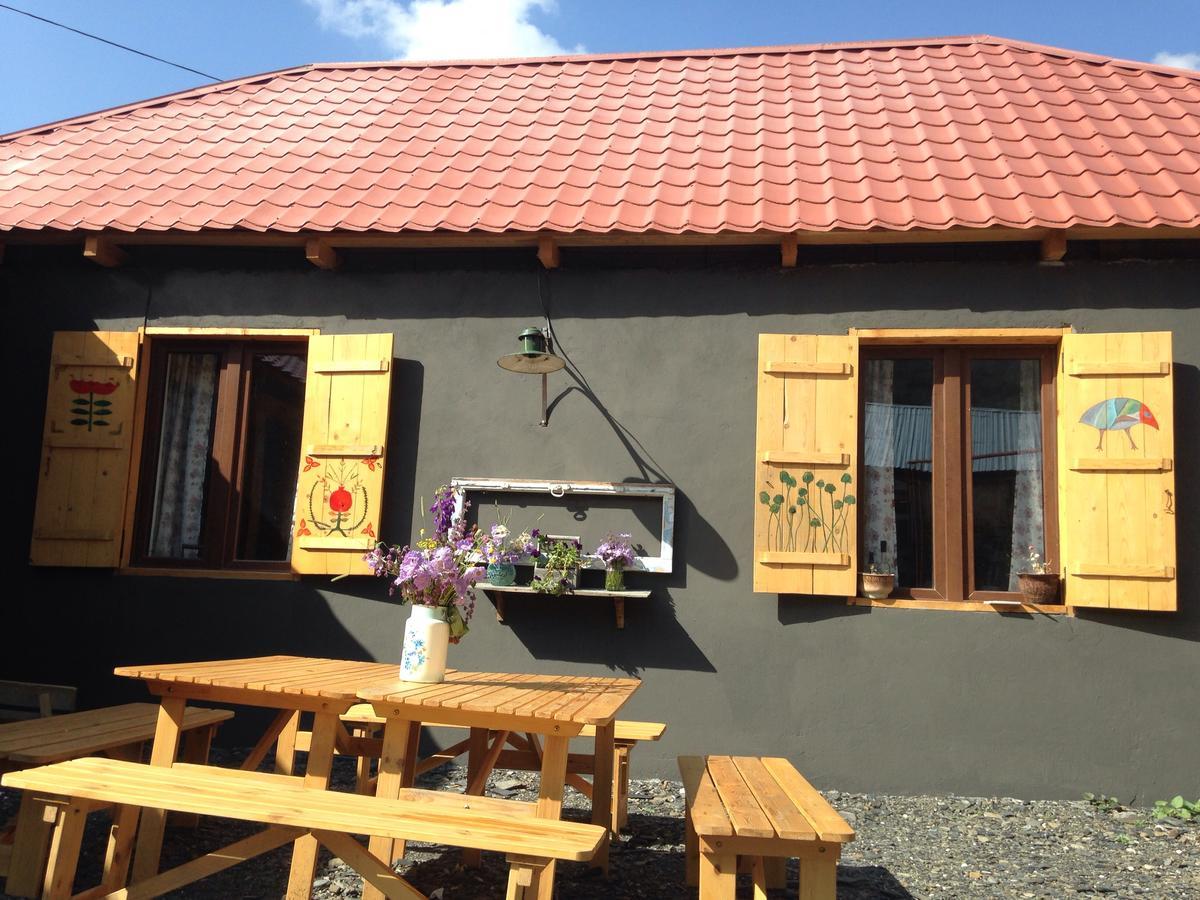 Hotel Sno House Kazbegi Esterno foto