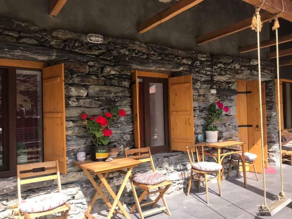 Hotel Sno House Kazbegi Esterno foto